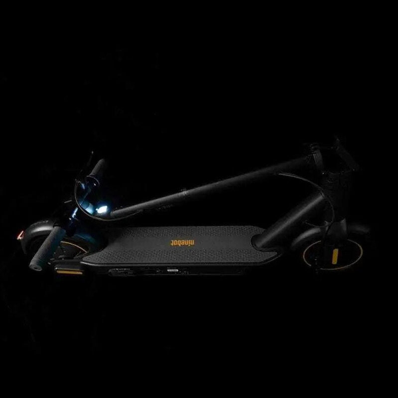 Segway Ninebot MAX G30/G30P Electric Scooter - 65 km (40 mi), 30 km/h (18.6 mph)