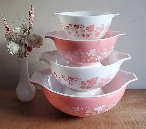 Pyrex Vintage Pink Gooseberry Cinderella Mixing Bowl Set - Retro Kitchen Collectible