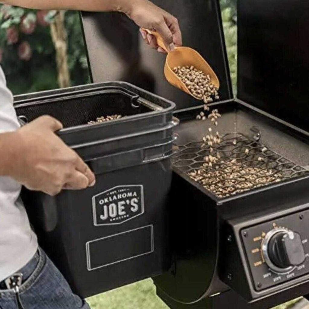 Oklahoma Joe's Pellet Bucket Kit With Filter And Scoop - 5159038w01
