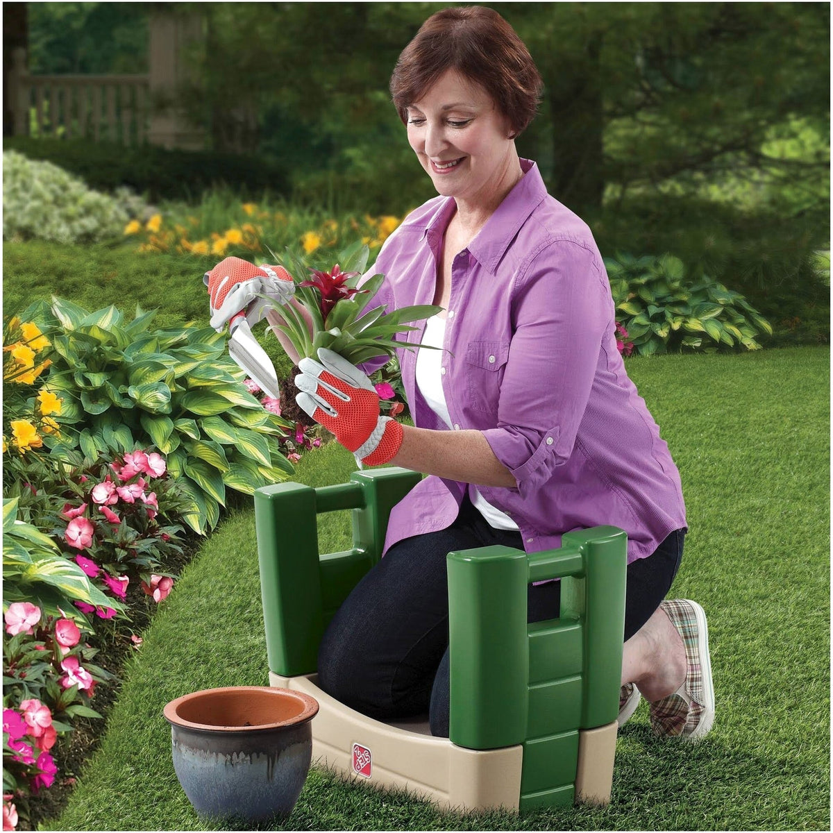 Step 2 Garden Kneeler Seat, Green - 16.25 in H x 21.75 in W x 10.75 in D